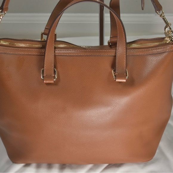 COACH PLEATED TOTE IN CROSSGRAIN LEATHER
F34680 tan/ gold - Picture 8 of 12